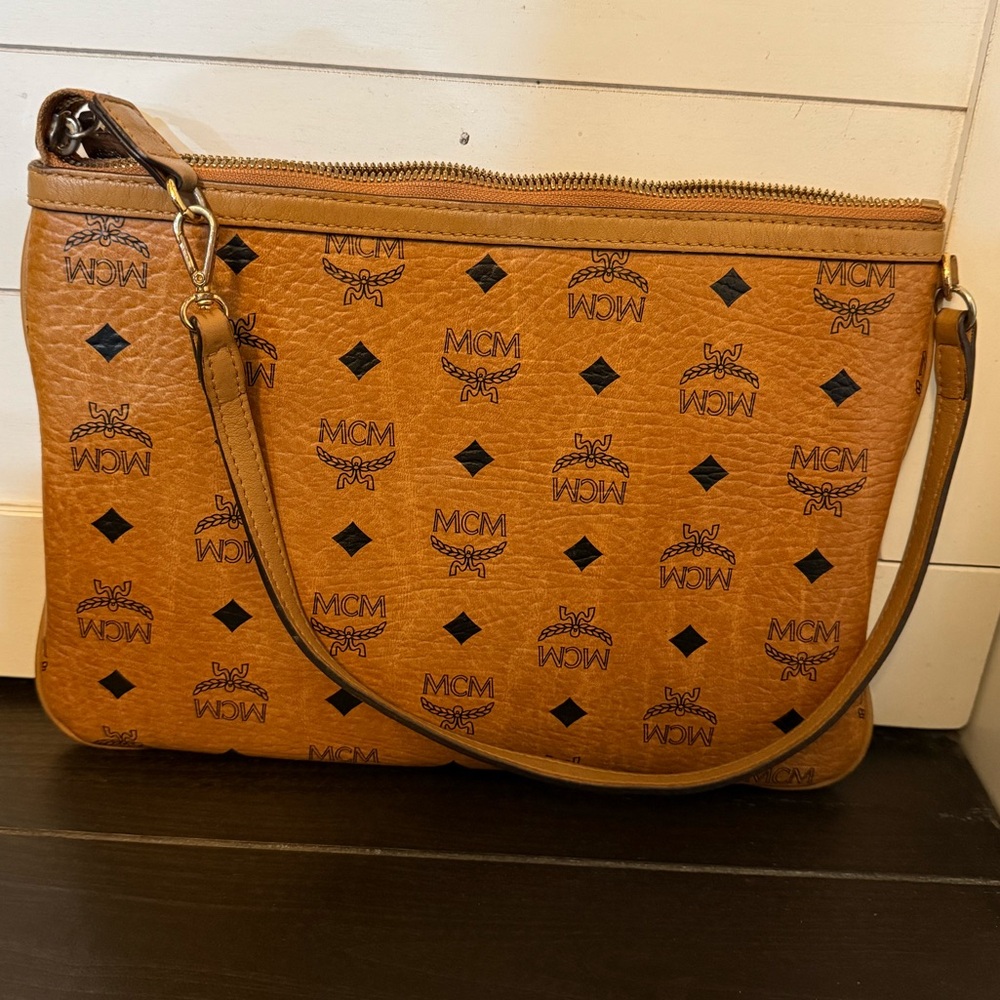 MCM POUCH CLUTCH